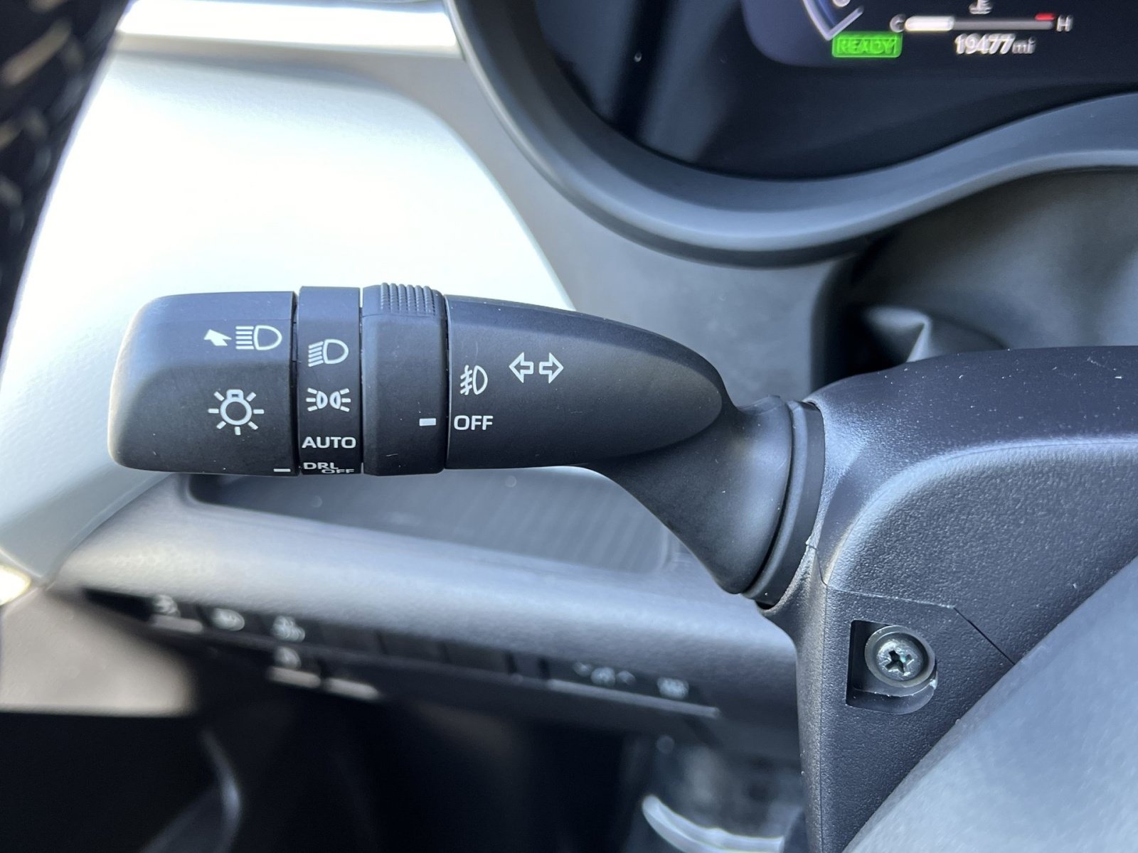 Used 2025 Toyota Sienna XSE w/ XSE Plus Package FWD image 23