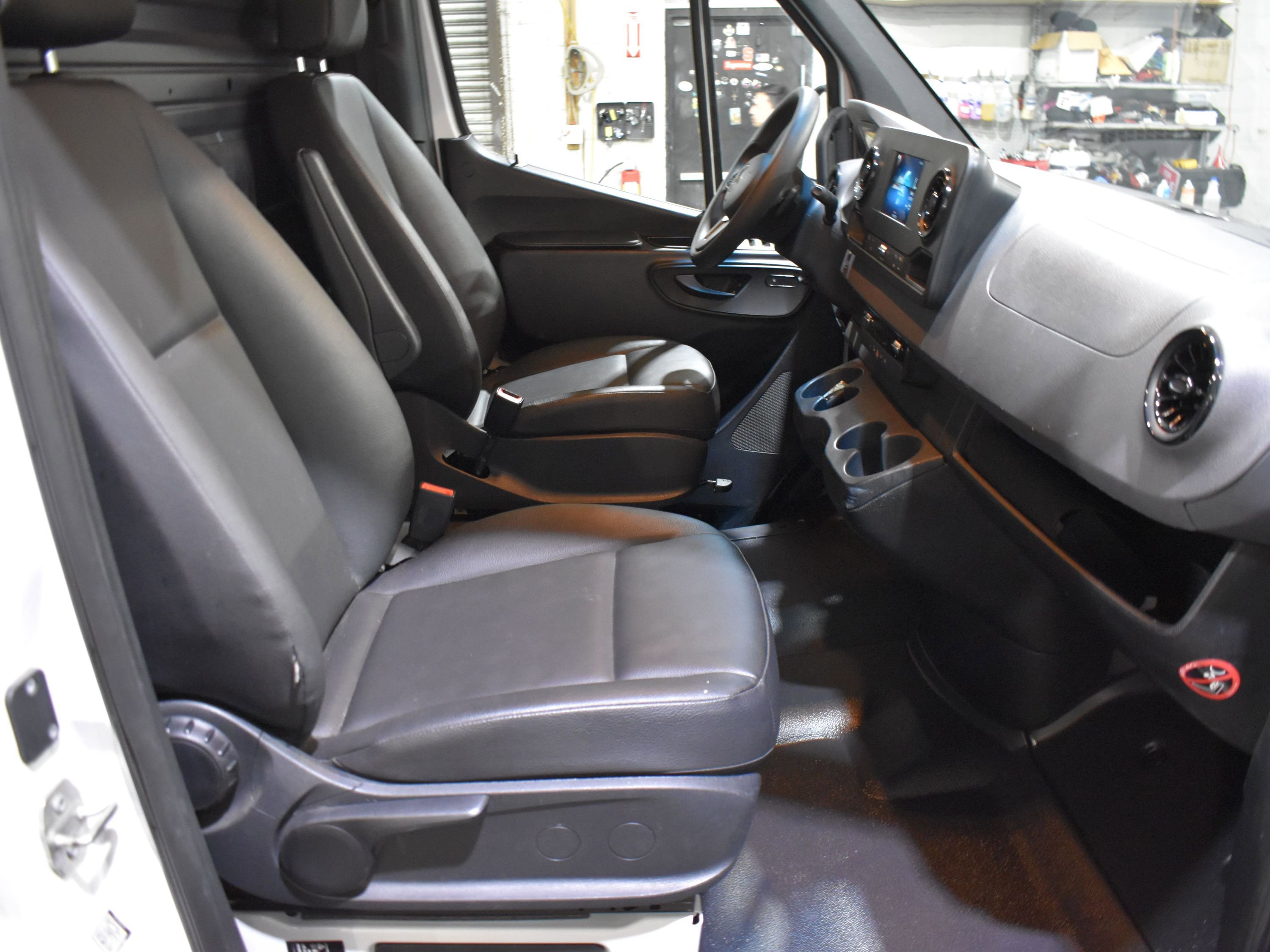 Used 2024 Mercedes-Benz Sprinter 2500 w/ Acoustic Package image 14