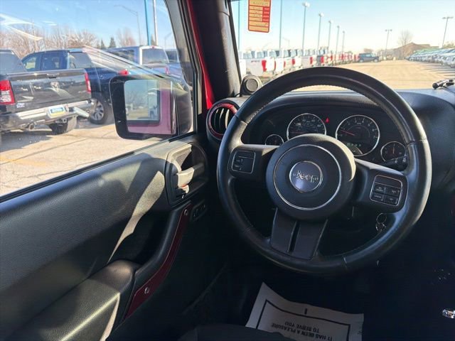 Used 2013 Jeep Wrangler Unlimited Sahara image 16