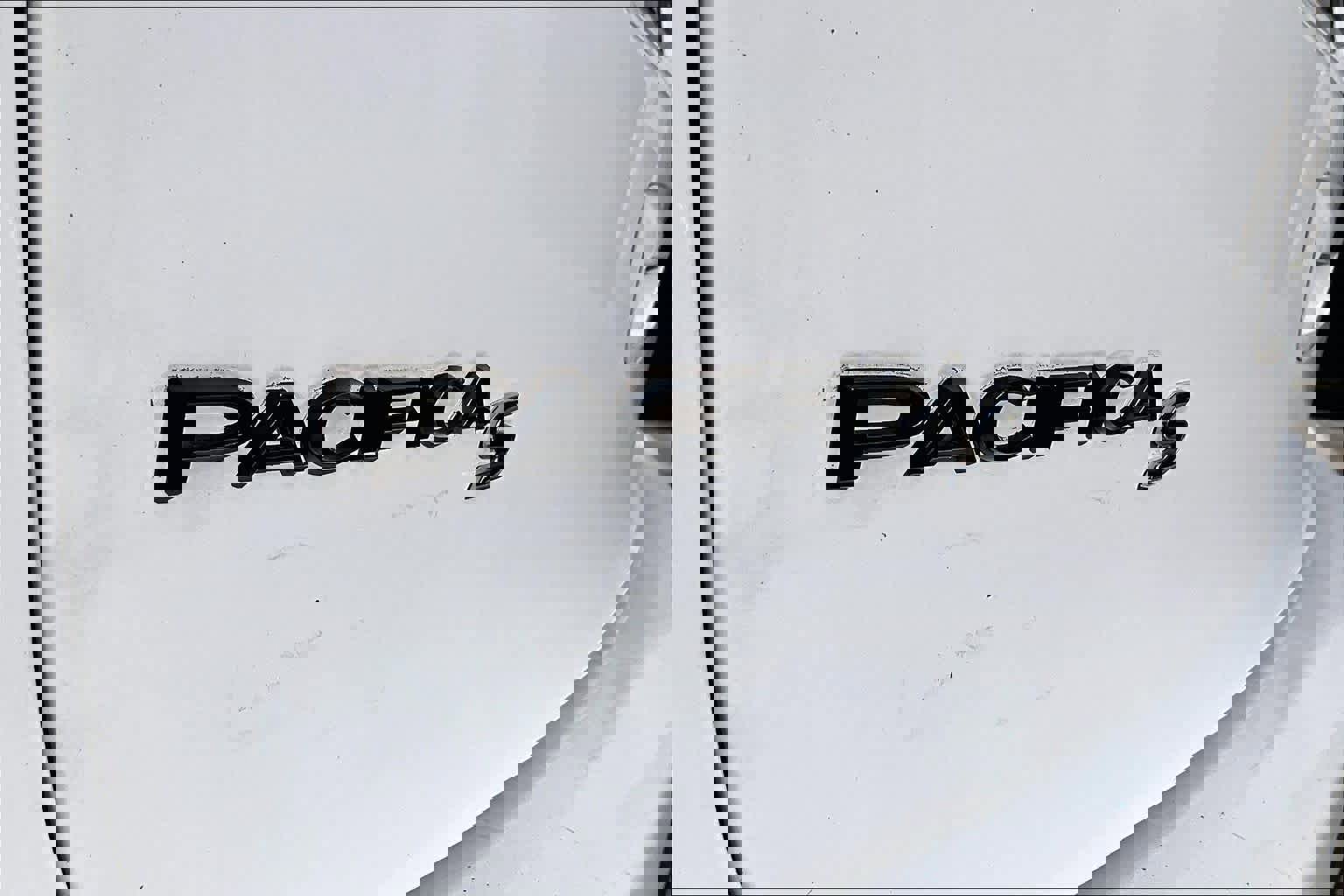 Used 2018 Chrysler Pacifica Touring-L Plus w/ Advanced Safetytec Group image 29