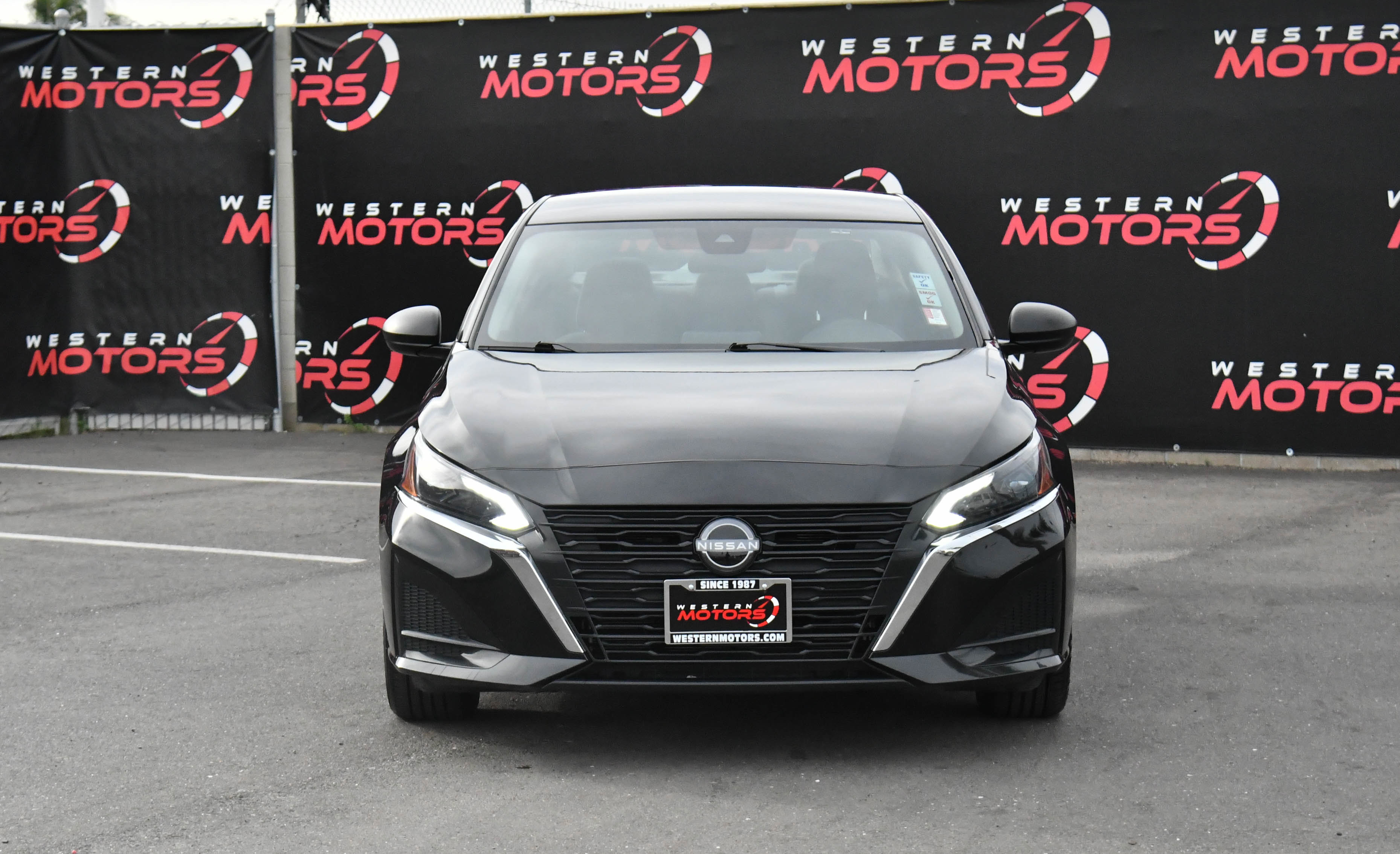 Used 2024 Nissan Altima 2.5 SV image 2