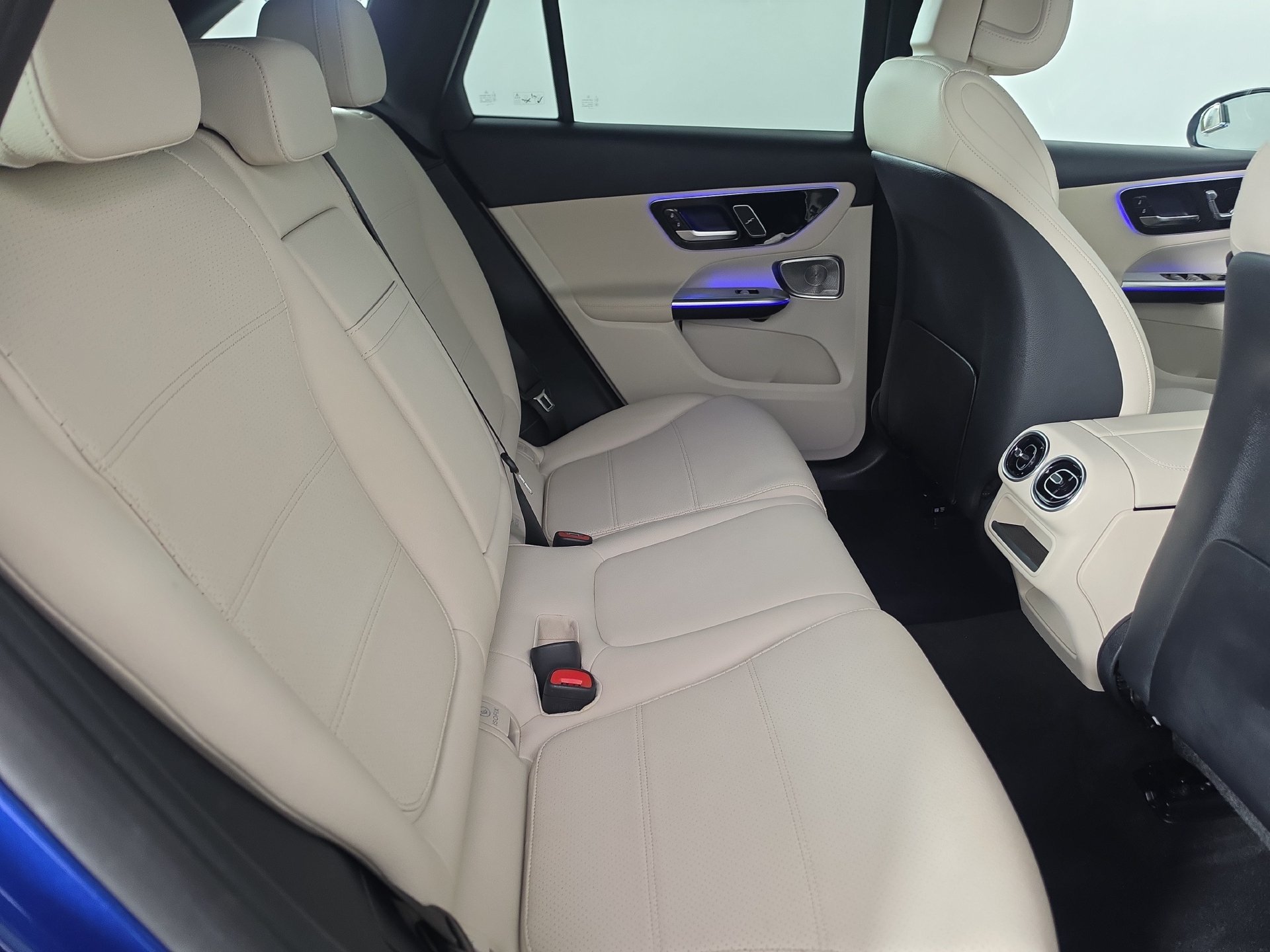 Used 2025 Mercedes-Benz GLC 300 image 37