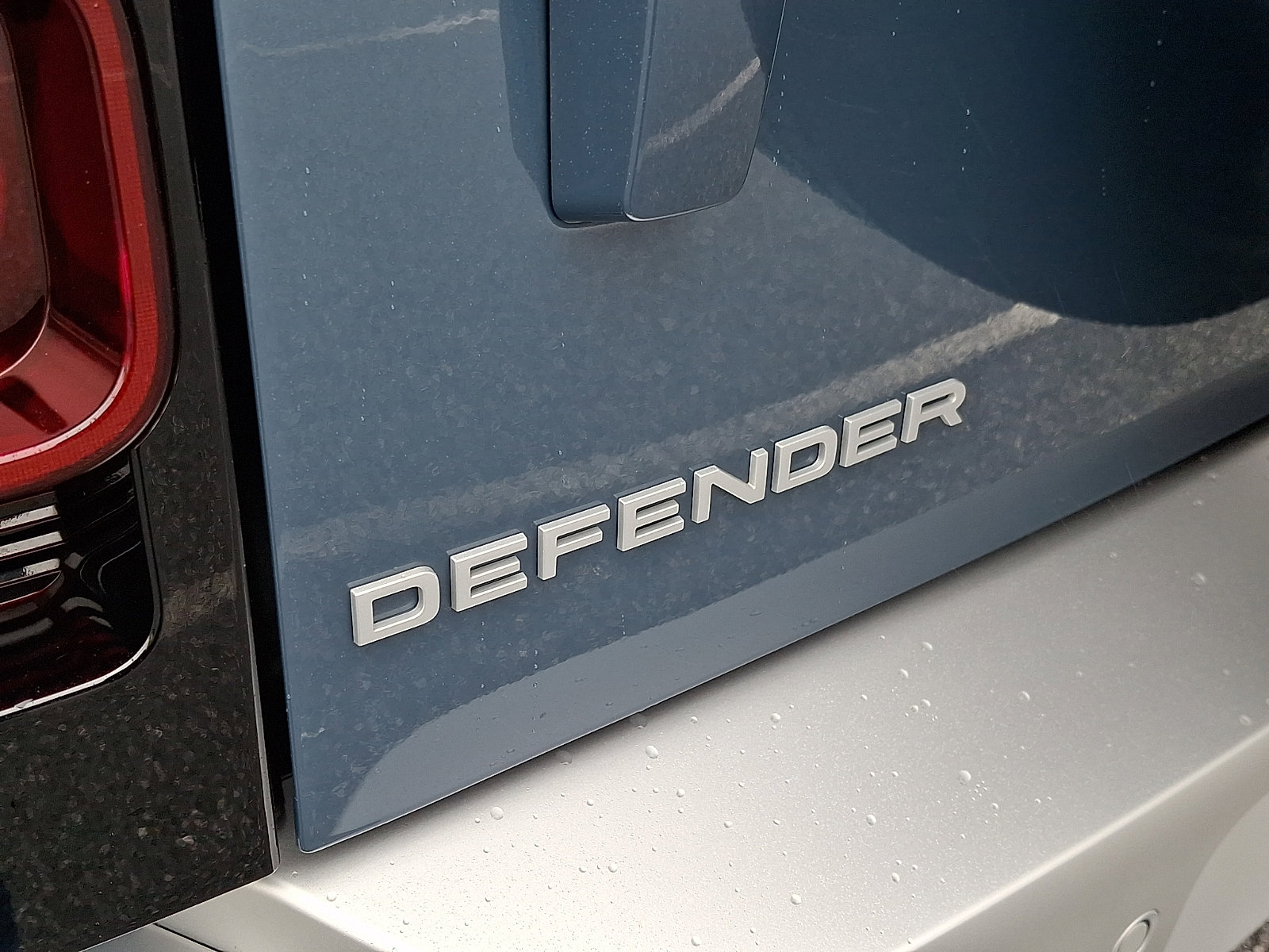 Used 2025 Land Rover Defender 110 S image 29