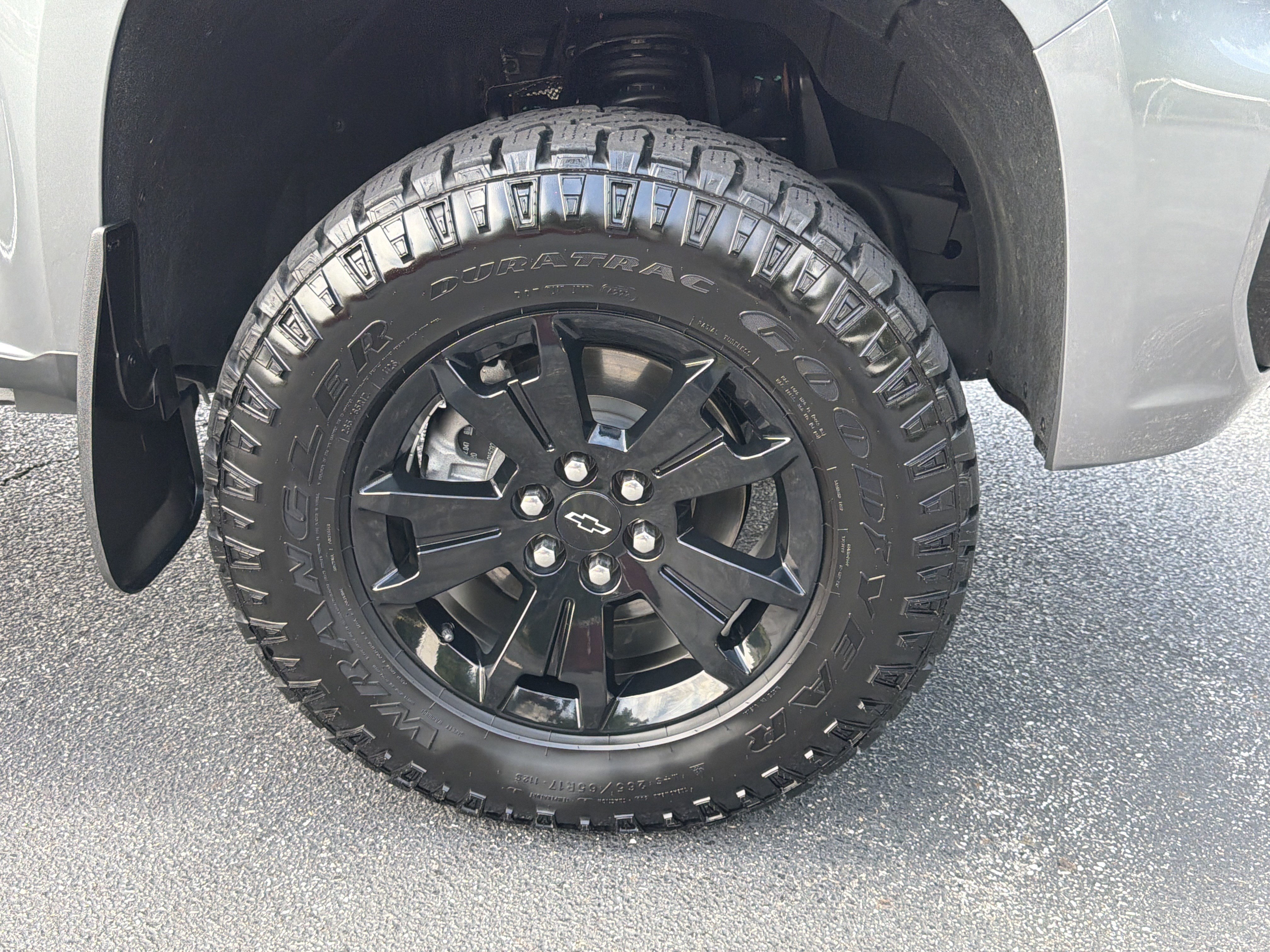 Used 2022 Chevrolet Colorado LT AWD/4WD image 12