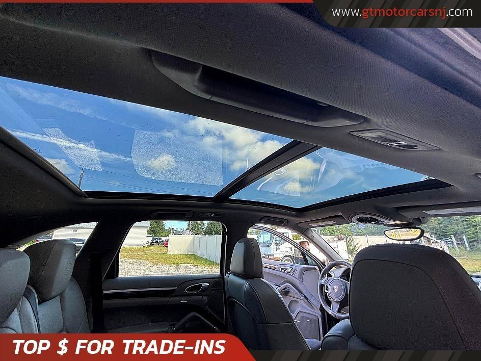 Used 2014 Porsche Cayenne Diesel Platinum Edition AWD/4WD image 23