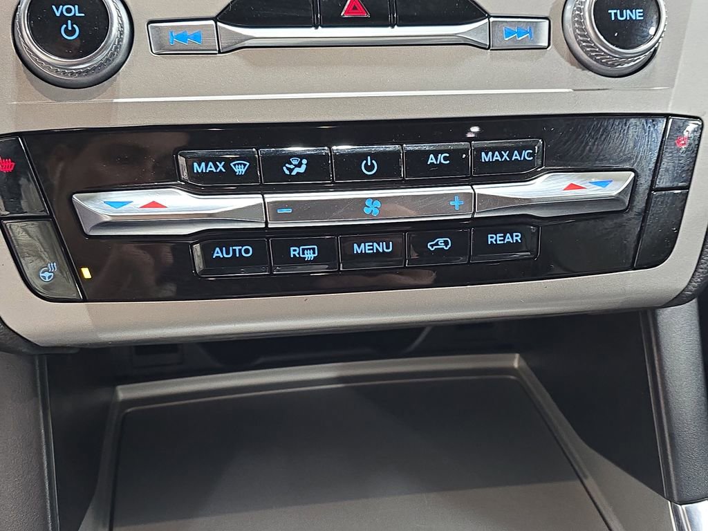 Used 2023 Ford Explorer XLT w/ Equipment Group 202A image 24