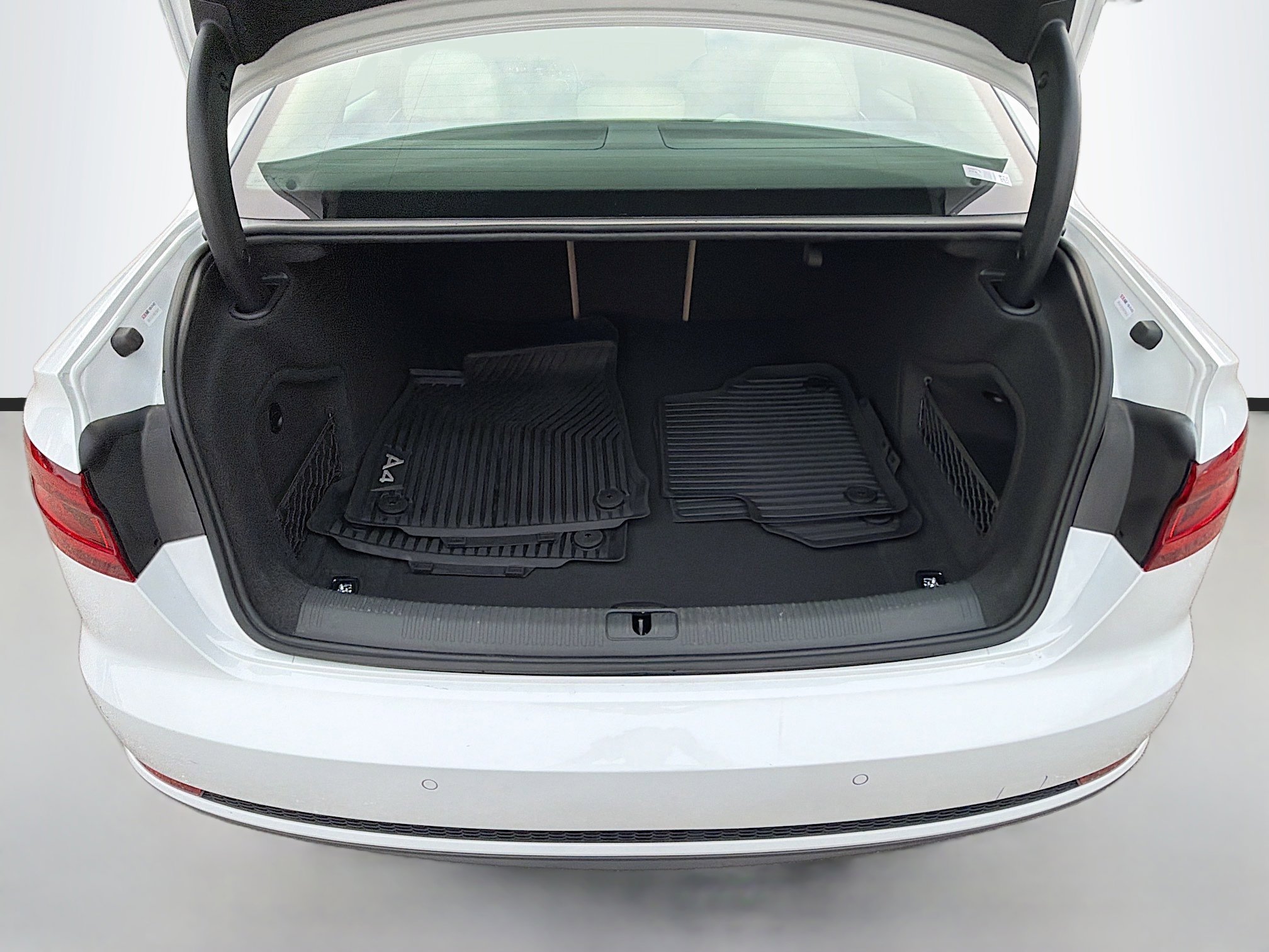 Used 2018 Audi A4 2.0T Premium Plus image 12