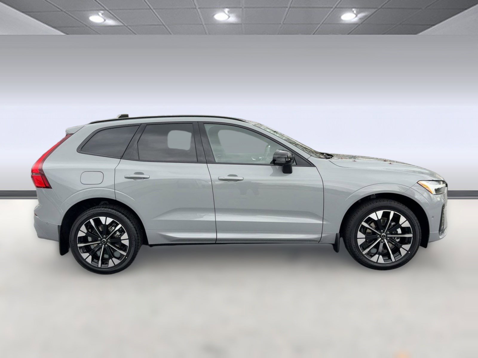 New 2026 Volvo XC60 B5 Plus w/ Climate Package image 8