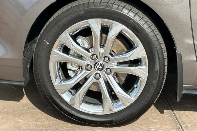 Certified 2024 Toyota Sienna Platinum image 34