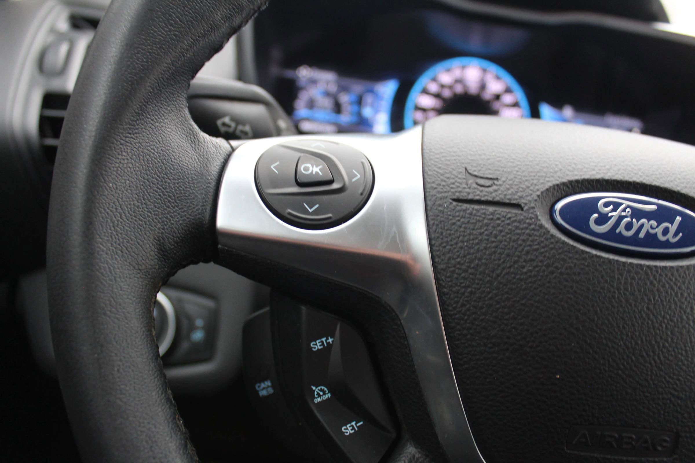 Used 2017 Ford C-MAX Energi SE w/ Cold Weather Package FWD image 24