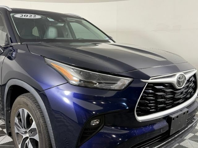 Used 2022 Toyota Highlander XLE FWD image 12