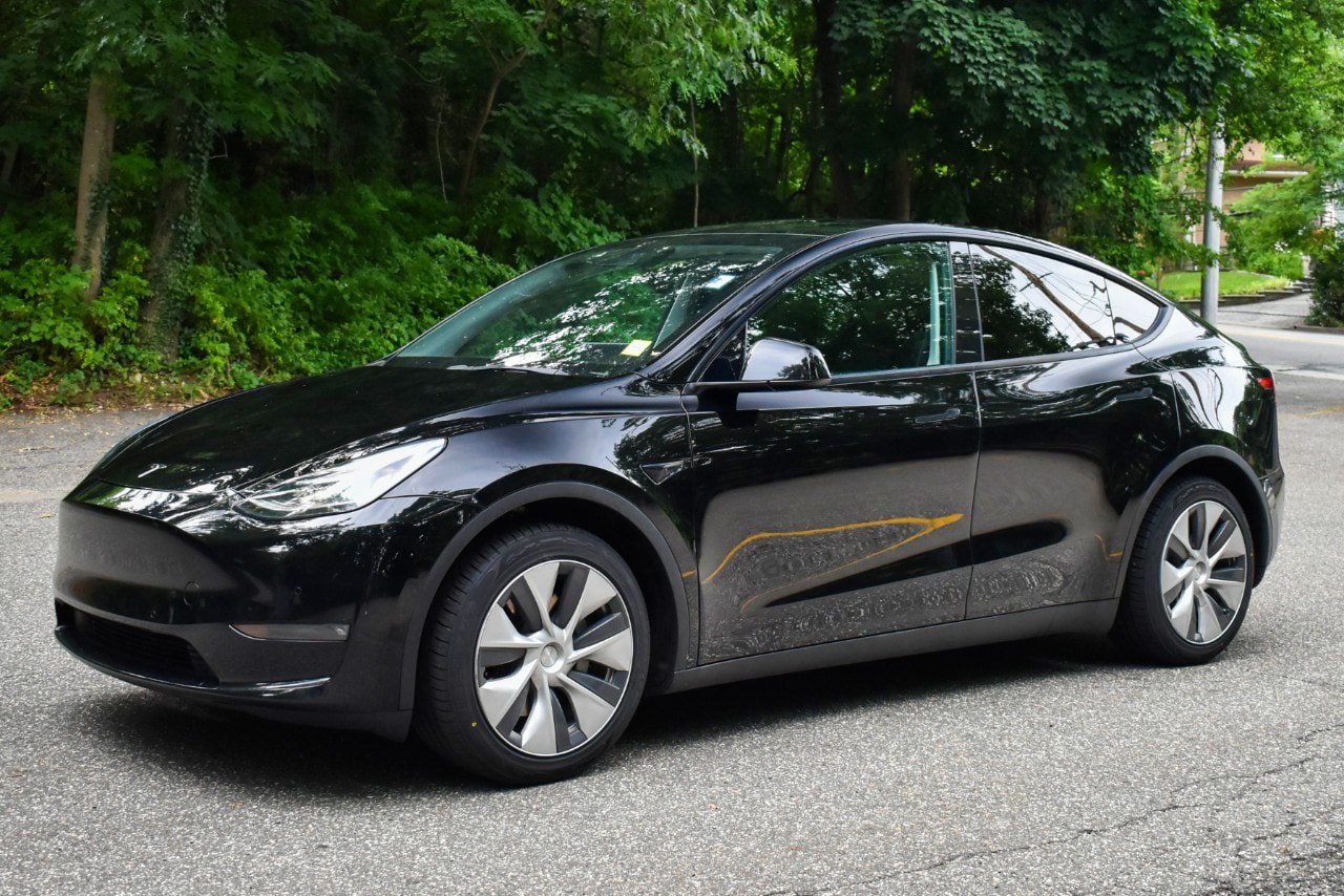 Used 2021 Tesla Model Y 2WD image 2