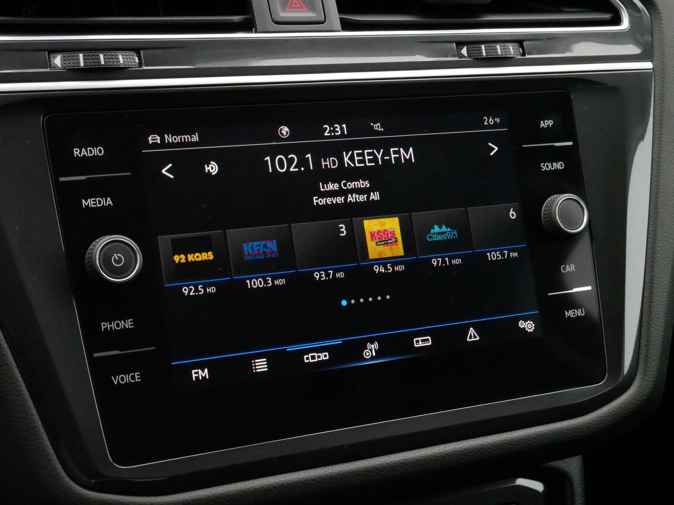 Certified 2024 Volkswagen Tiguan SE image 22