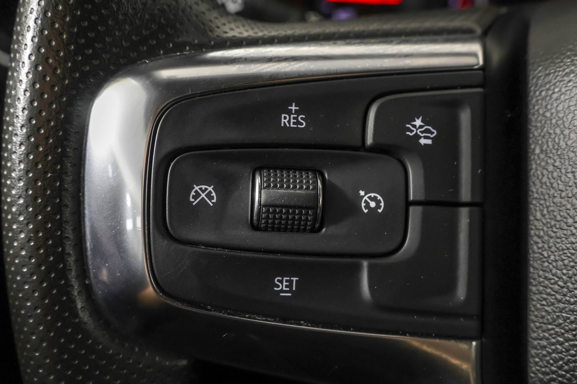 Used 2024 Chevrolet Blazer LT w/ Convenience Package FWD image 25