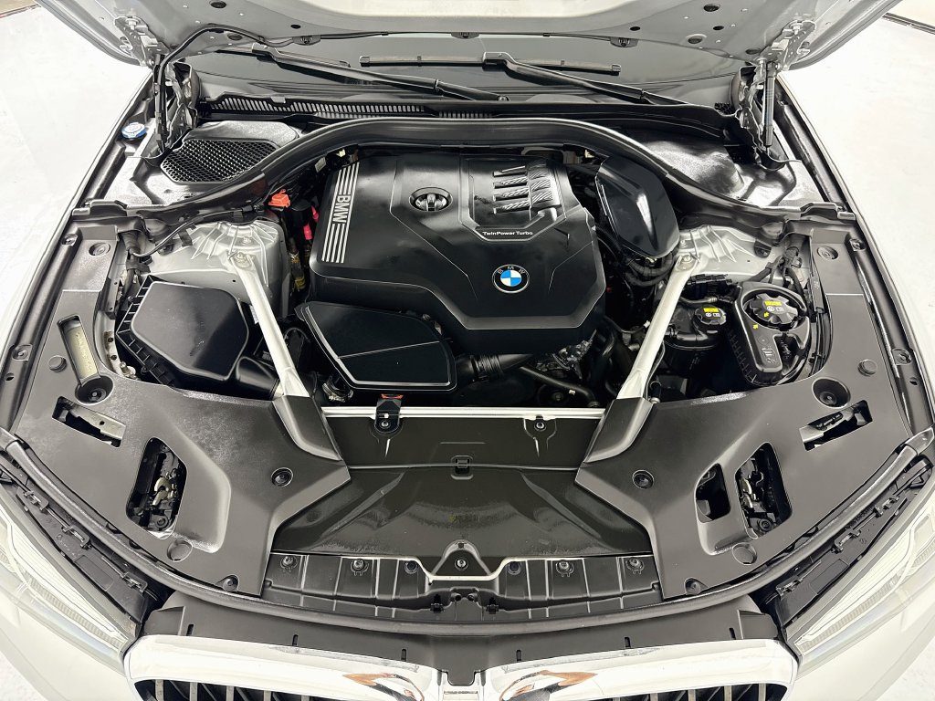 Used 2021 BMW 530i w/ Convenience Package RWD image 29