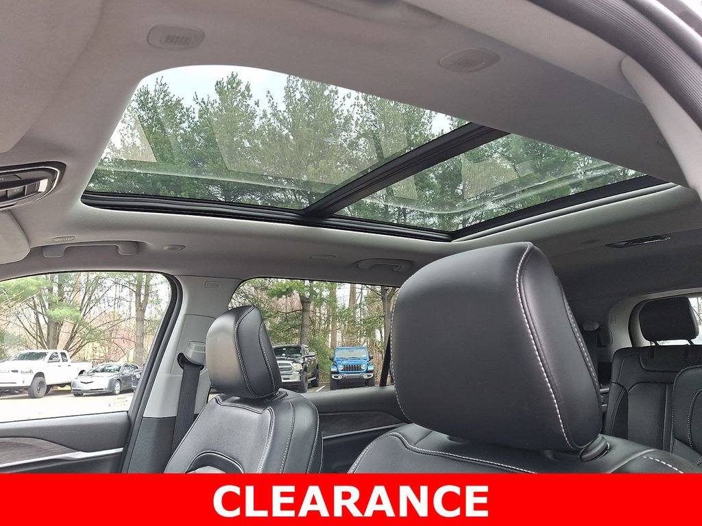 Used 2022 Jeep Grand Cherokee L Limited AWD/4WD image 16