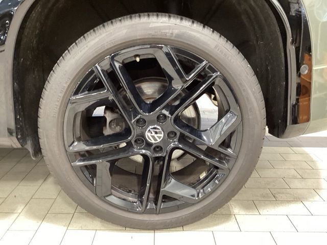 Used 2025 Volkswagen Tiguan SE R-Line AWD/4WD image 23