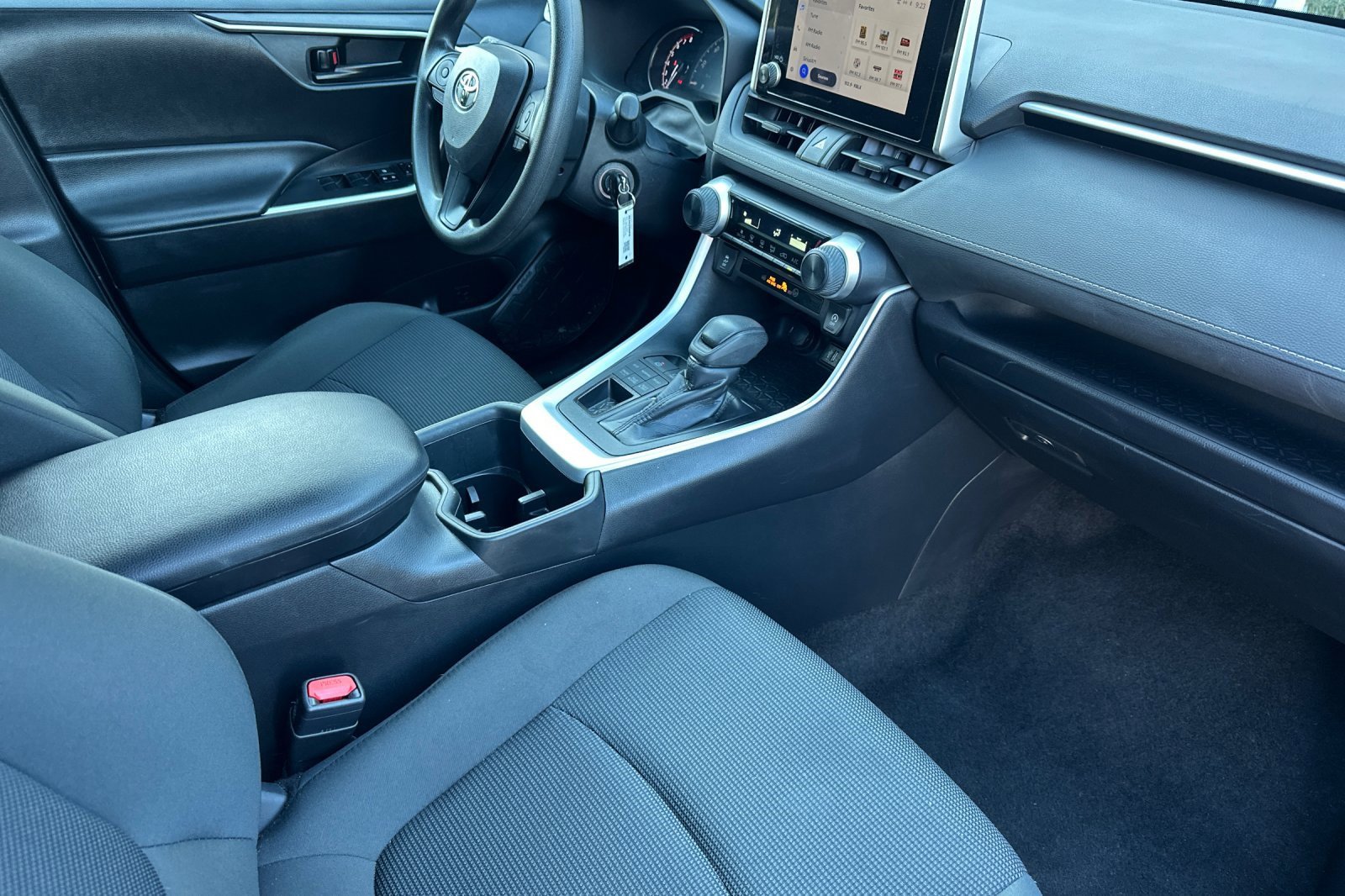 Used 2024 Toyota RAV4 LE image 19