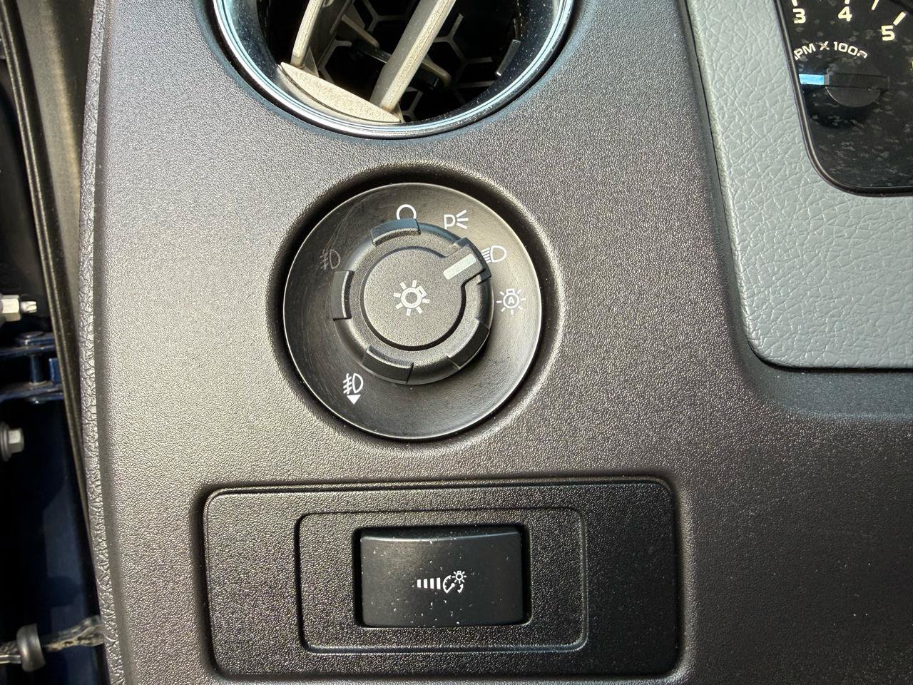 Used 2012 Ford F150 XLT AWD/4WD image 36