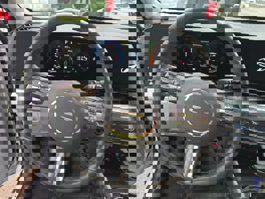 Used 2025 Hyundai Kona SEL image 8