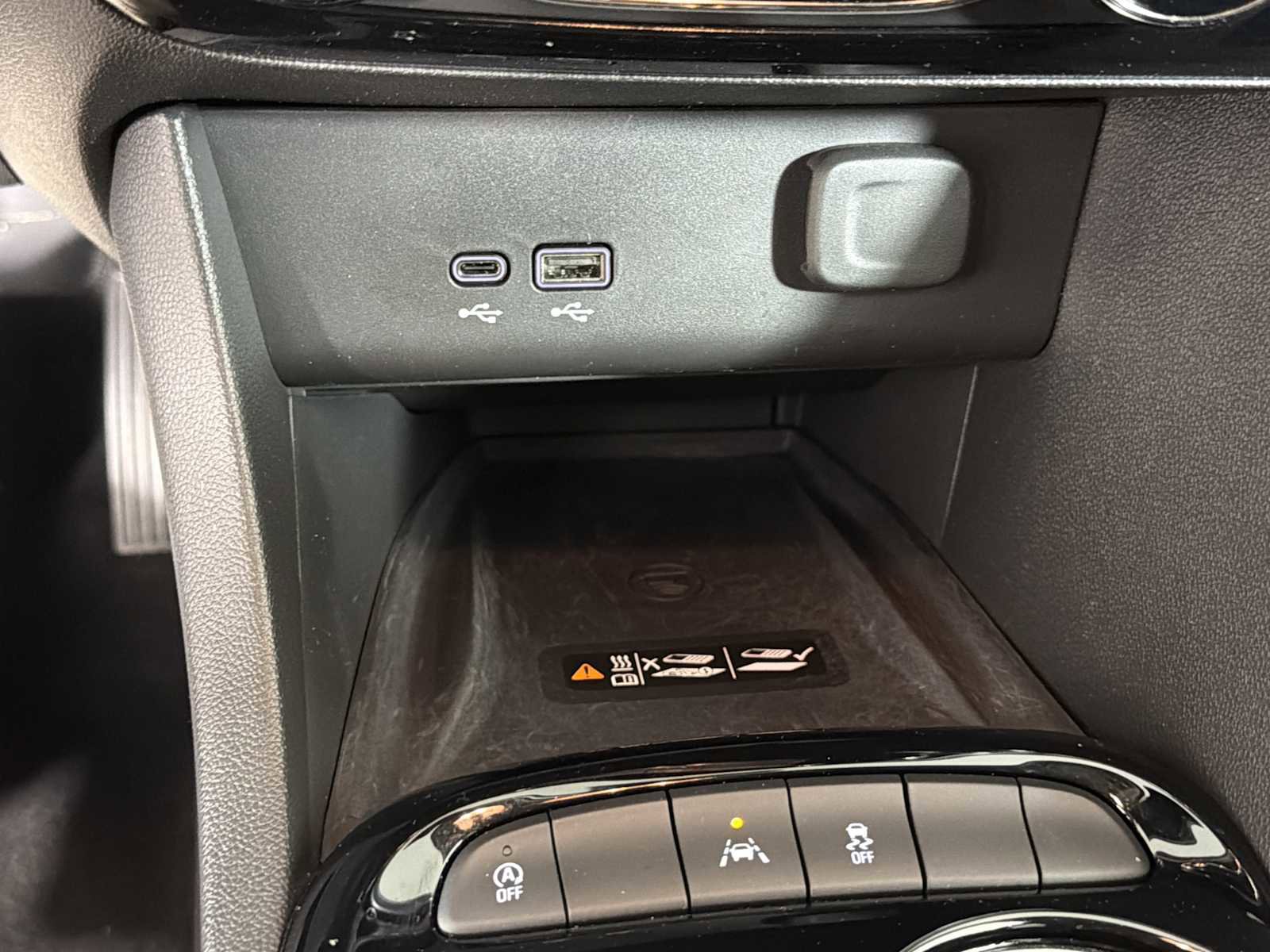 Certified 2024 Buick Encore GX Sport Touring w/ Experience Buick Package image 29