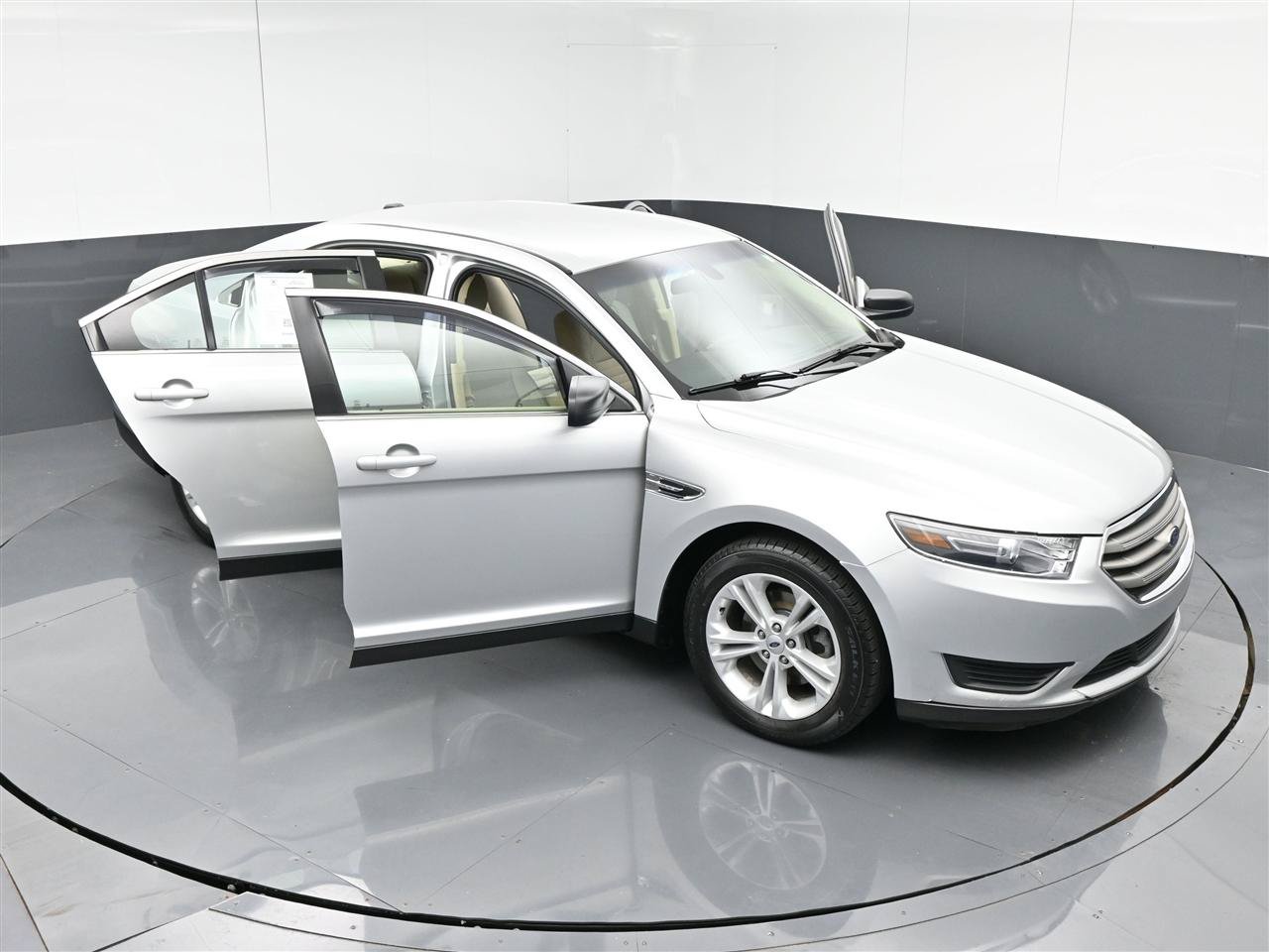 Used 2019 Ford Taurus SE FWD image 37