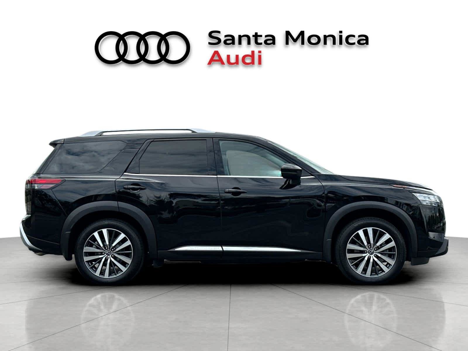 Used 2022 Nissan Pathfinder Platinum w/ Cargo Package FWD image 8