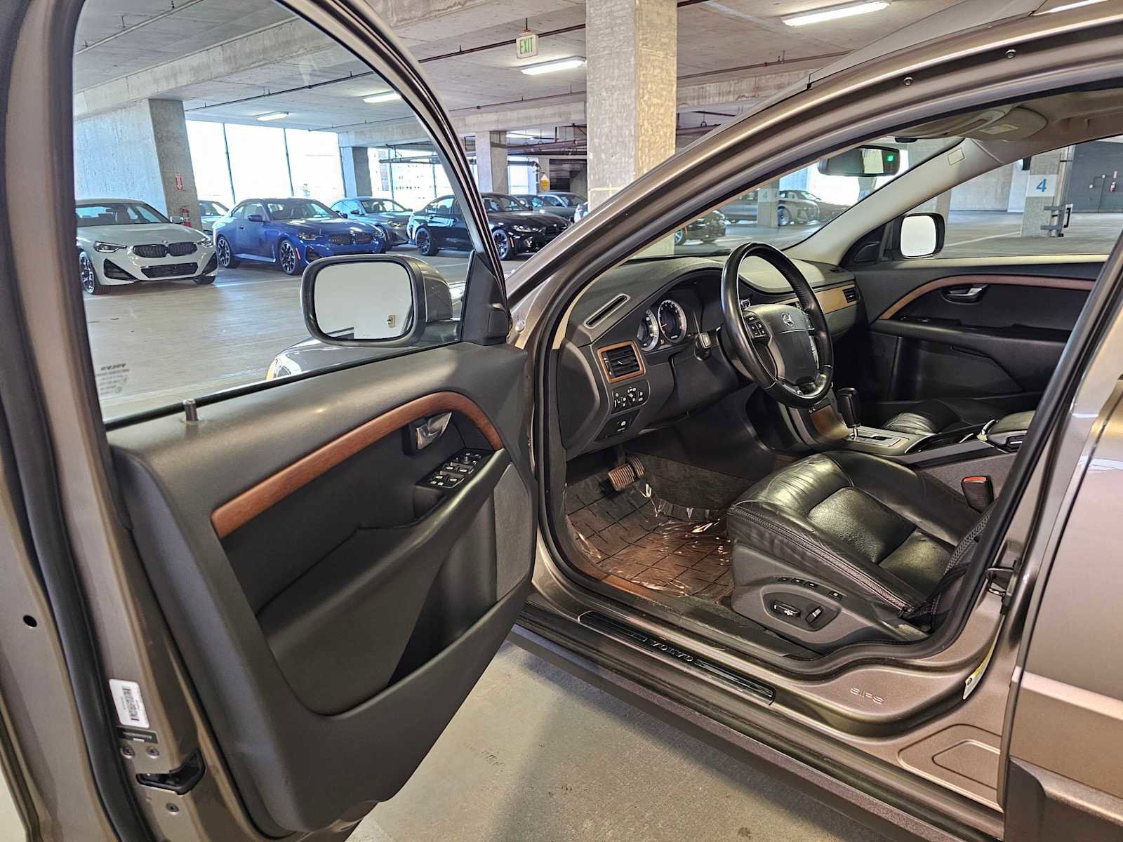 Used 2009 Volvo XC70 3.2 image 23