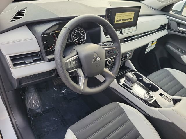 New 2026 Mitsubishi Outlander SE image 21