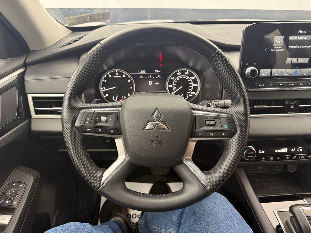 Used 2024 Mitsubishi Outlander SE AWD/4WD image 15