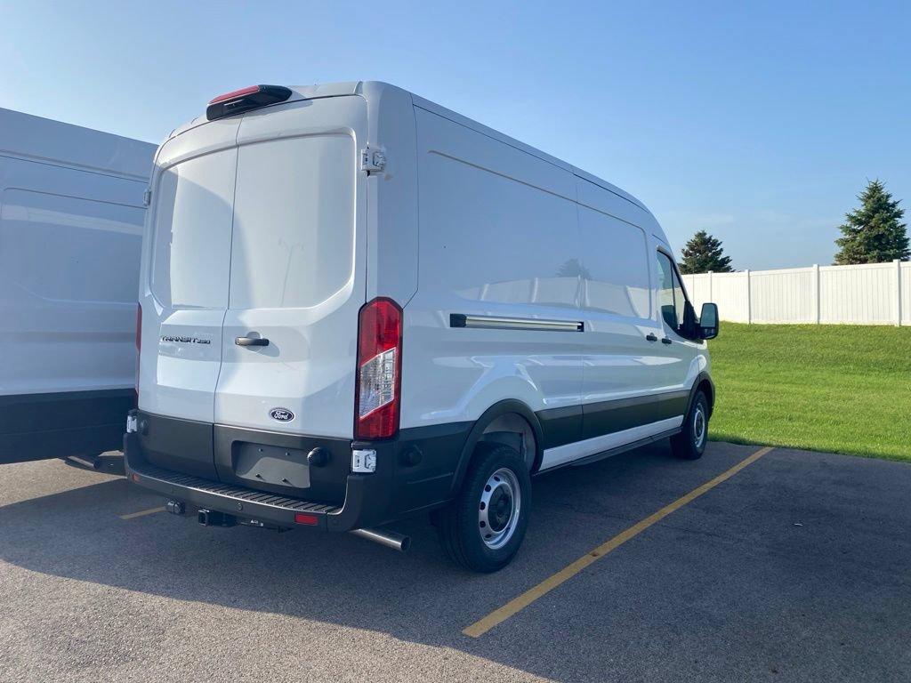 New 2026 Ford Transit 250 148 Medium Roof w/ Load Area Protection Package RWD image 8