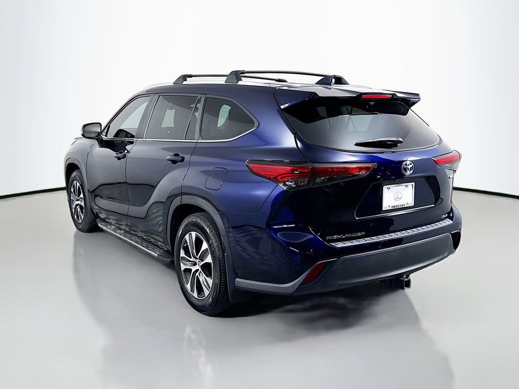 Used 2023 Toyota Highlander XLE FWD image 7