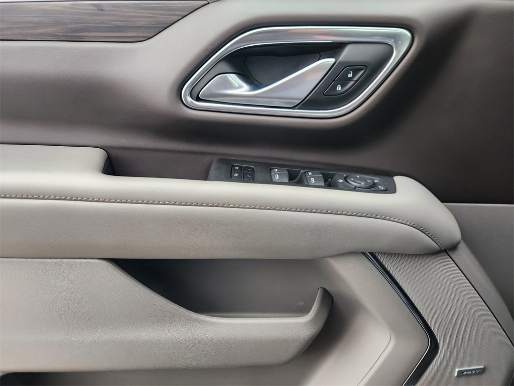 Used 2022 Chevrolet Suburban LT image 22