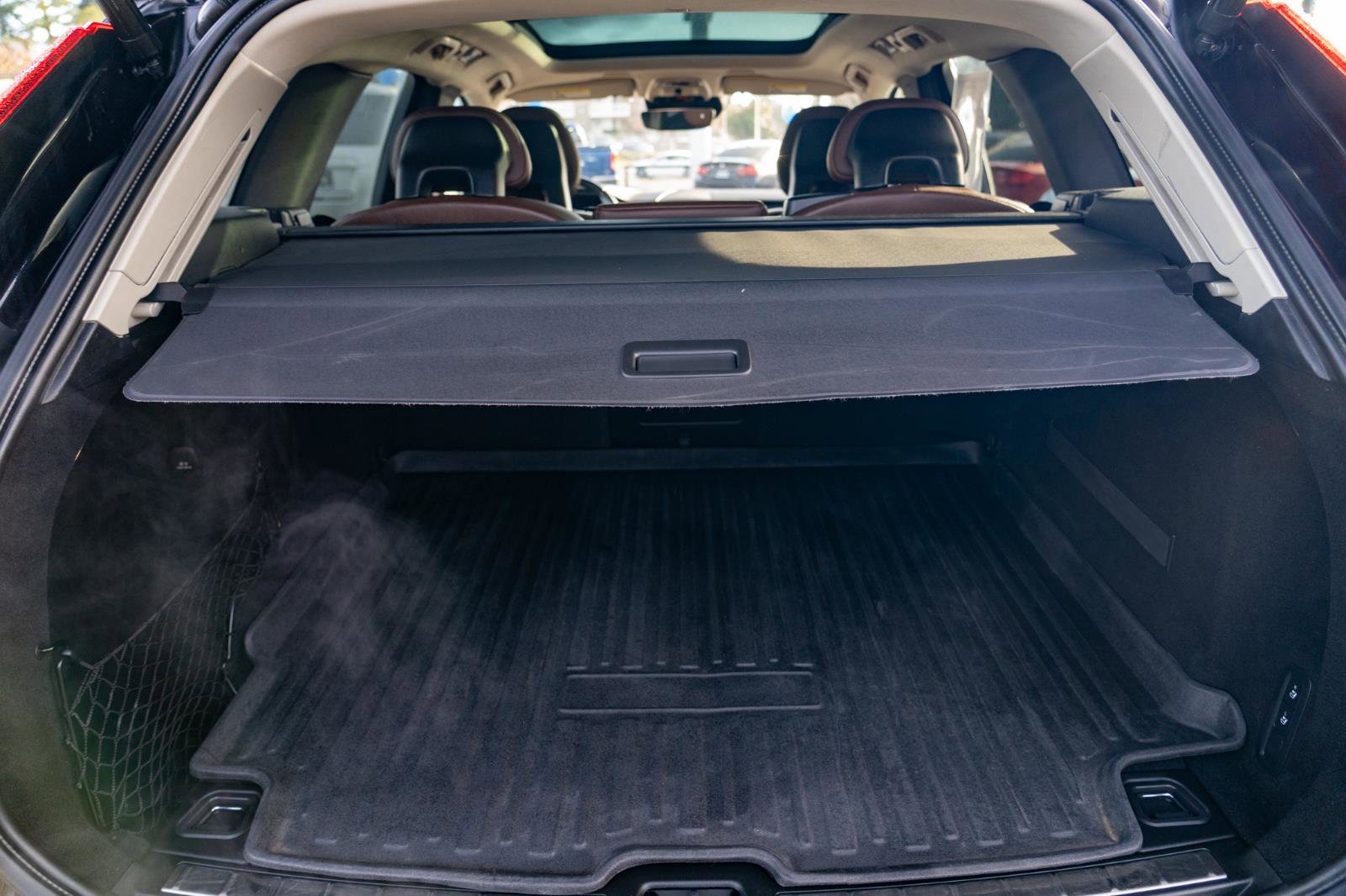 Used 2018 Volvo XC60 T5 Momentum w/ Convenience Package AWD/4WD image 28