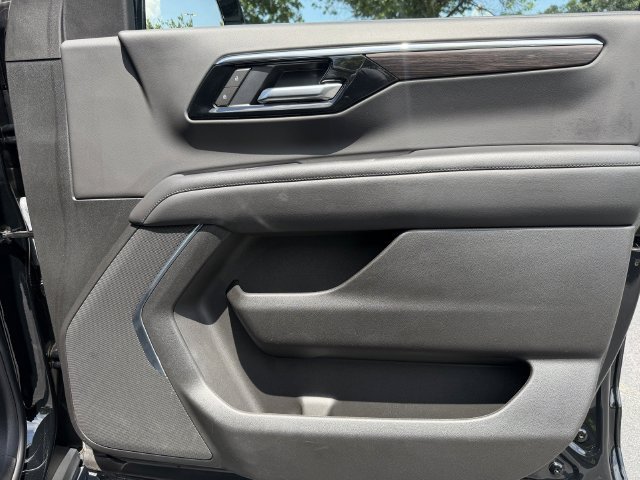 Used 2025 Chevrolet Tahoe LT AWD/4WD image 33