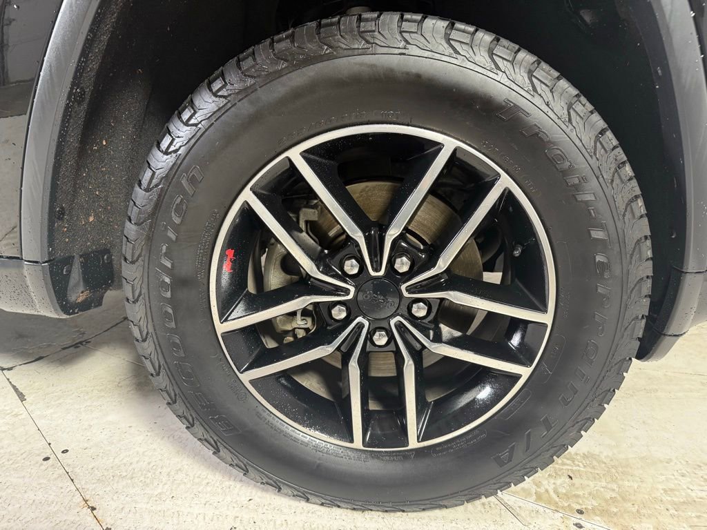 Certified 2019 Jeep Grand Cherokee Trailhawk image 9