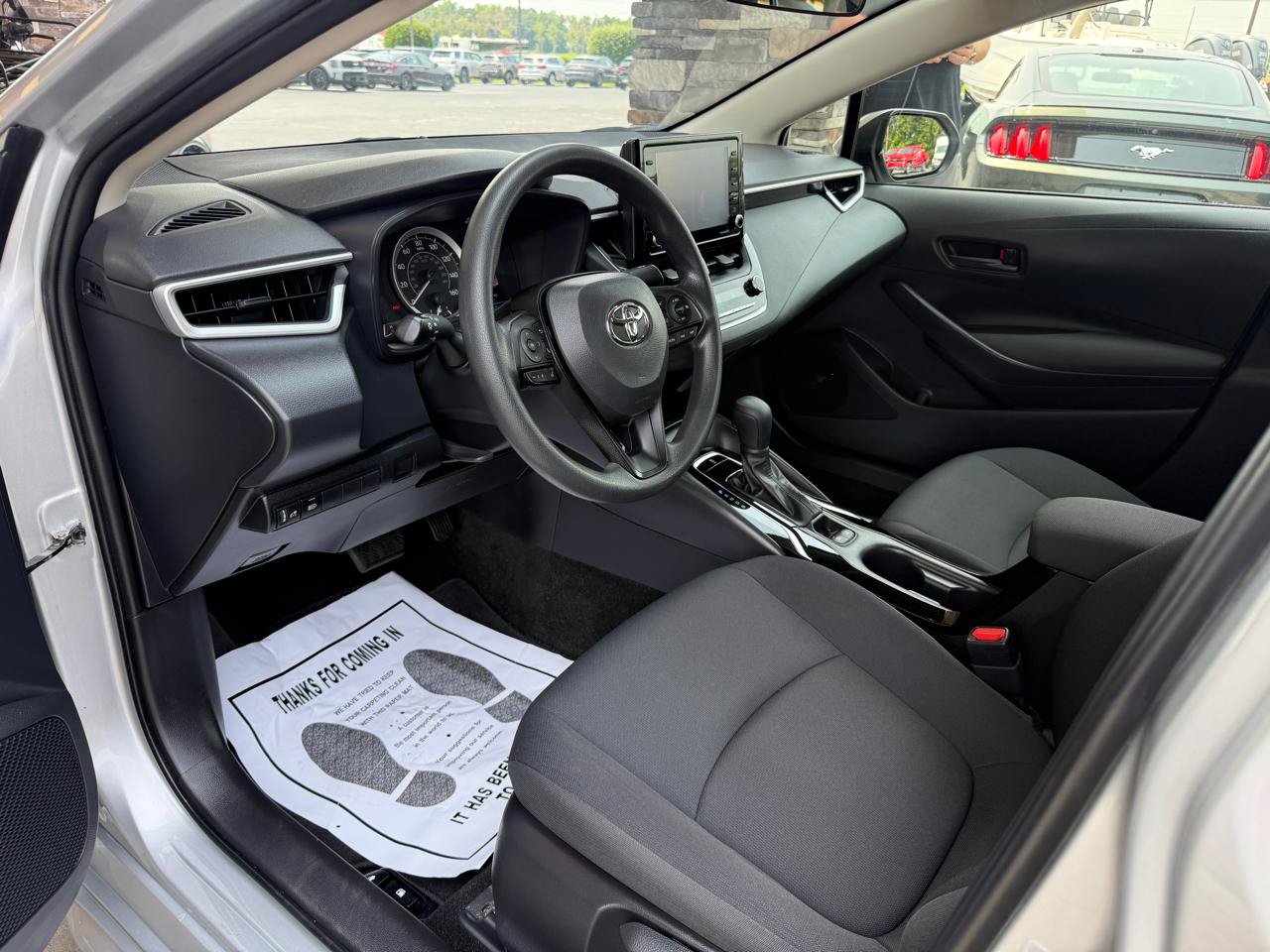 Used 2022 Toyota Corolla LE FWD image 9