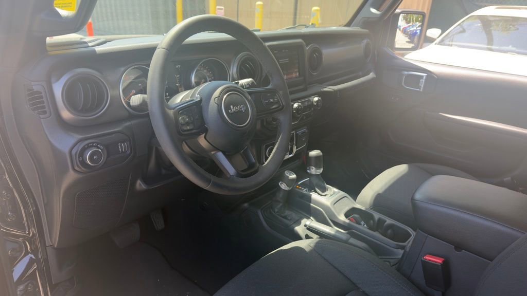 Used 2023 Jeep Wrangler Unlimited Sport AWD/4WD image 6