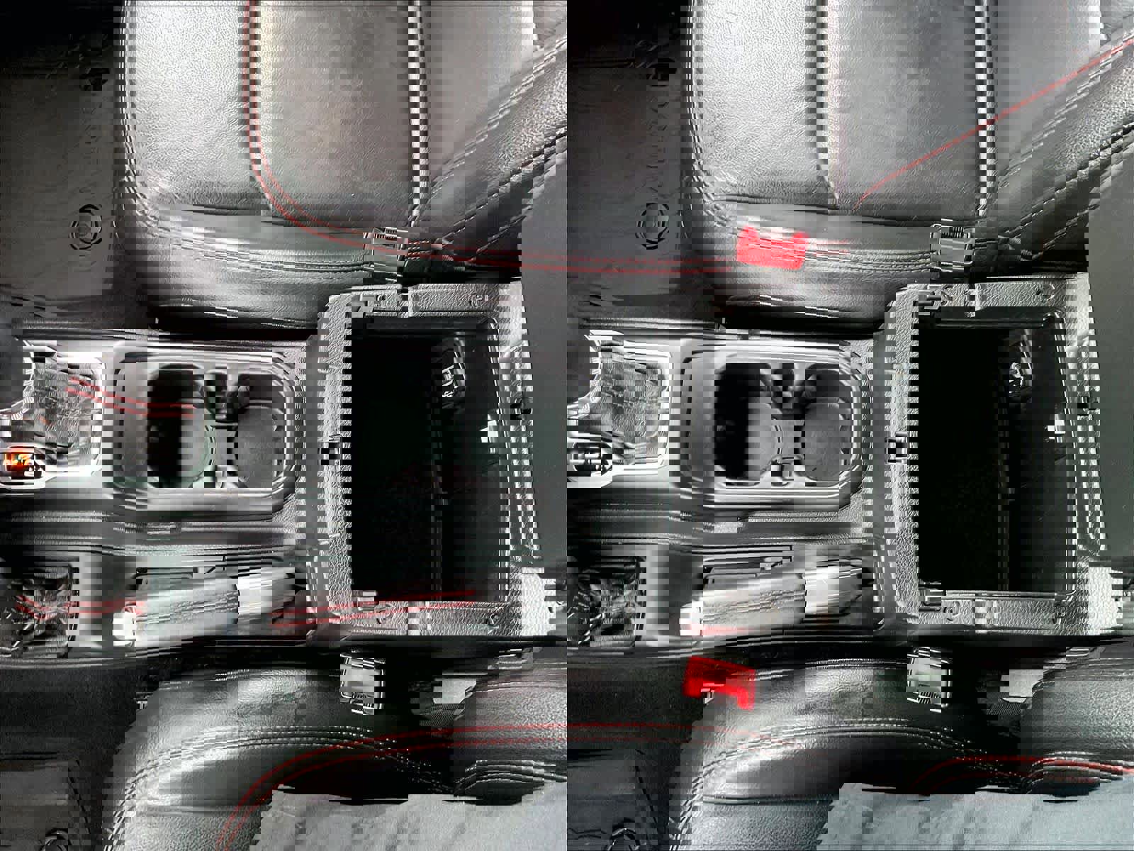 Used 2018 Jeep Wrangler Unlimited Rubicon image 34