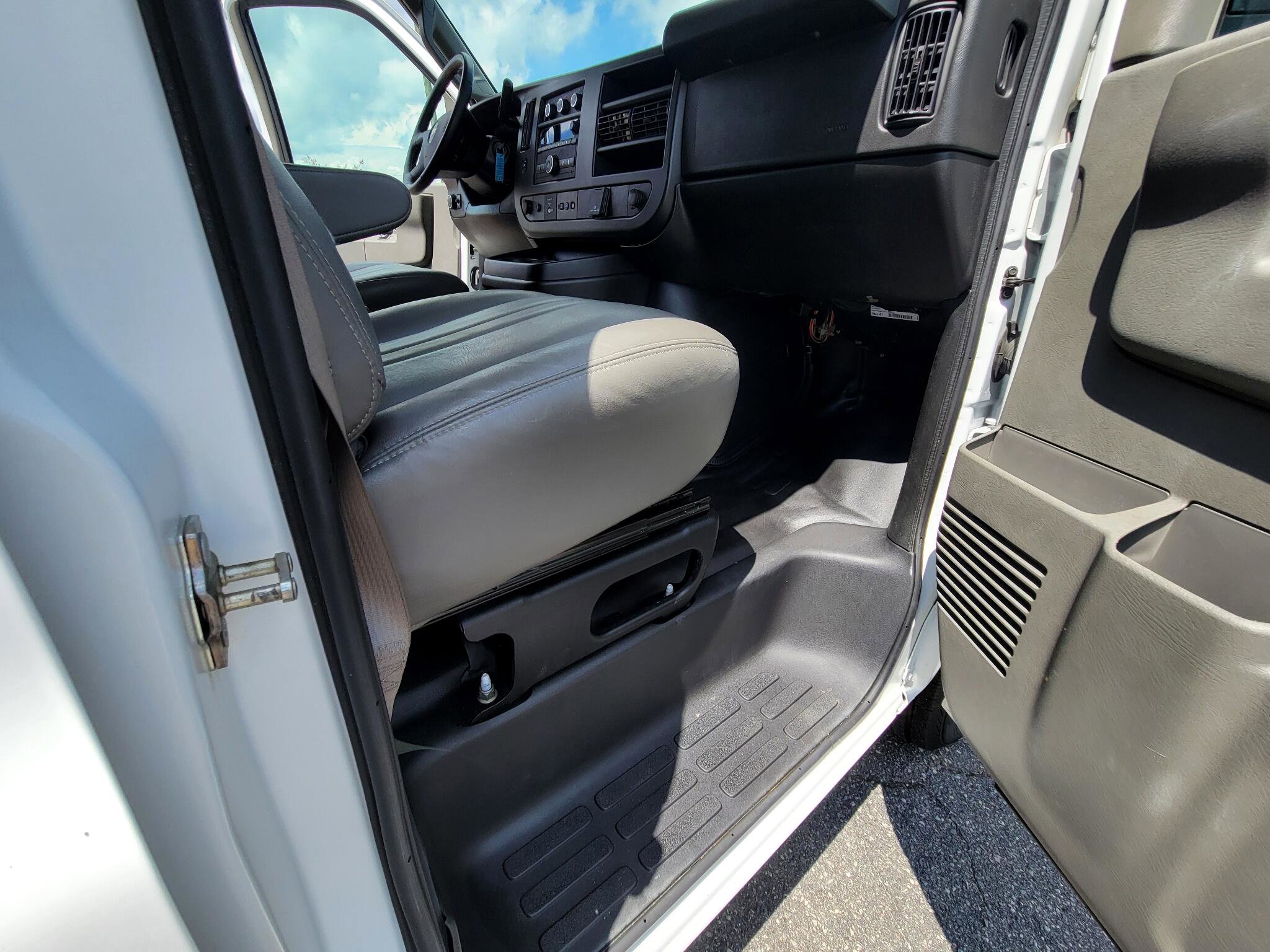 Used 2023 Chevrolet Express 3500 LS image 38