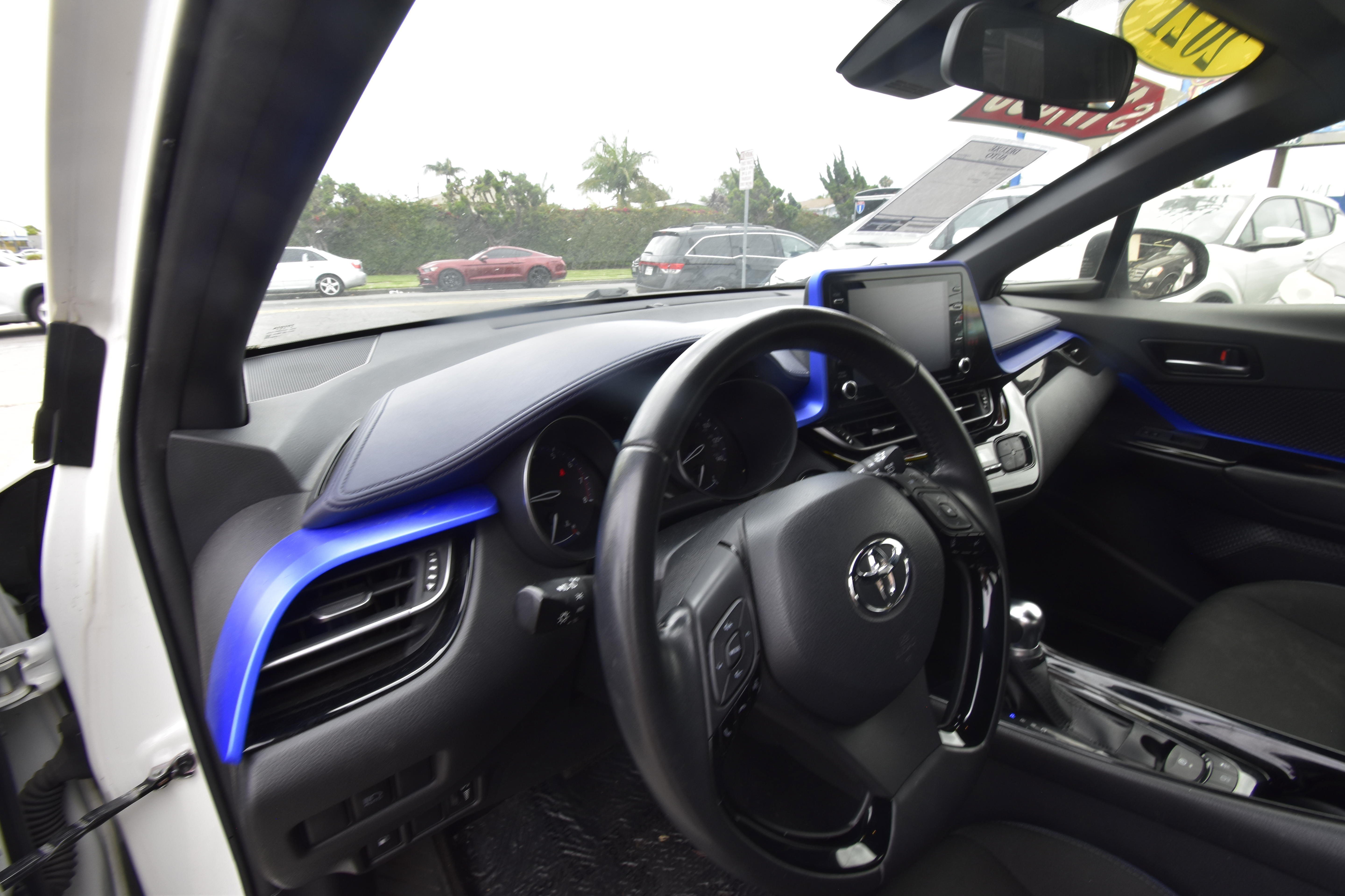 Used 2021 Toyota C-HR XLE FWD image 9