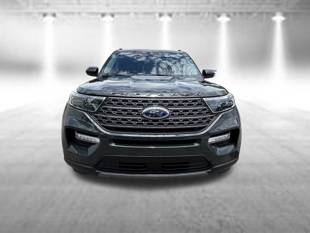 Used 2023 Ford Explorer XLT w/ Equipment Group 202A RWD image 10