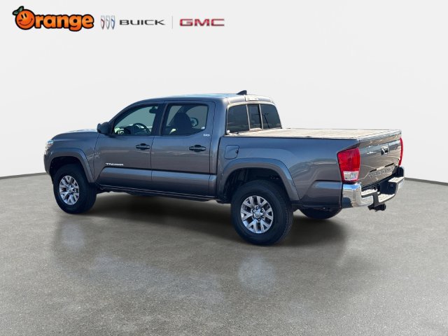 Used 2017 Toyota Tacoma SR5 w/ Tow Package RWD image 5