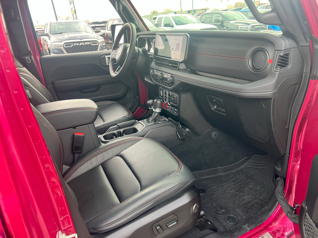 Used 2024 Jeep Gladiator Rubicon AWD/4WD image 15