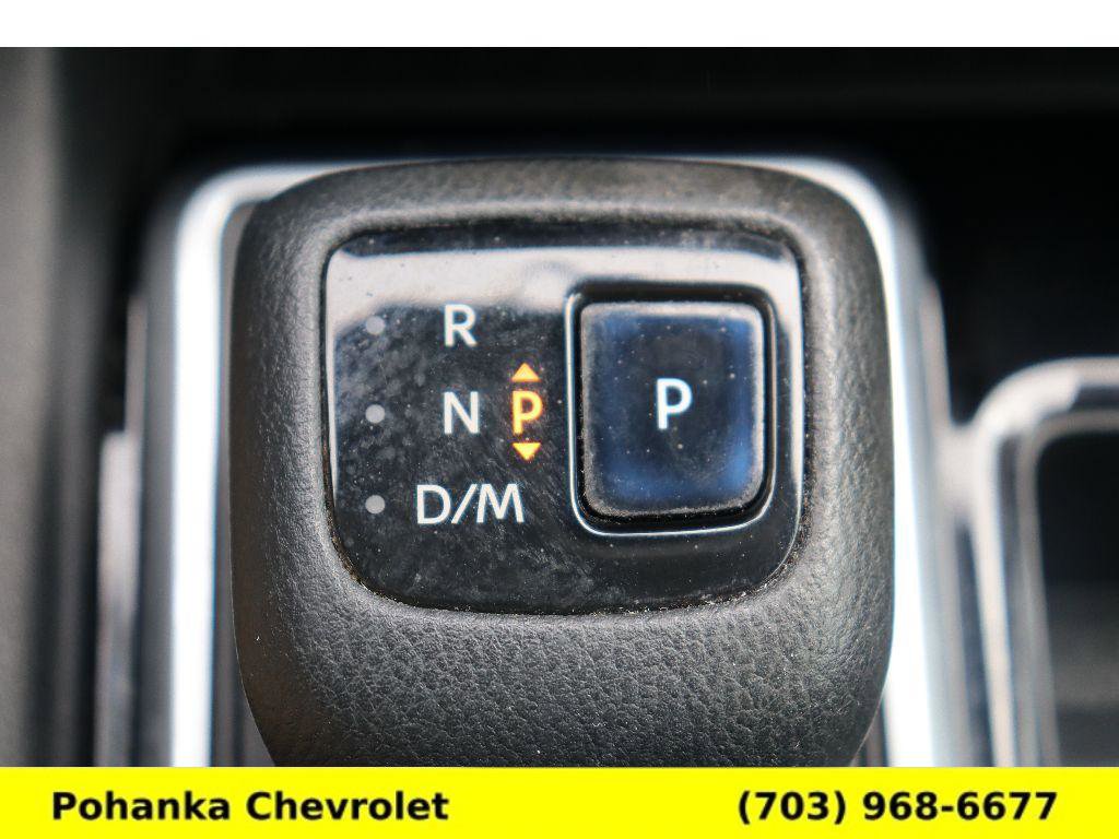 Used 2022 Nissan Pathfinder SV image 16