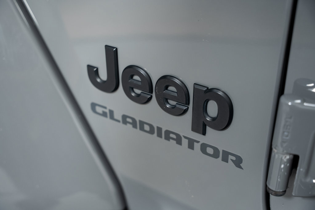 Used 2021 Jeep Gladiator Sport AWD/4WD image 19