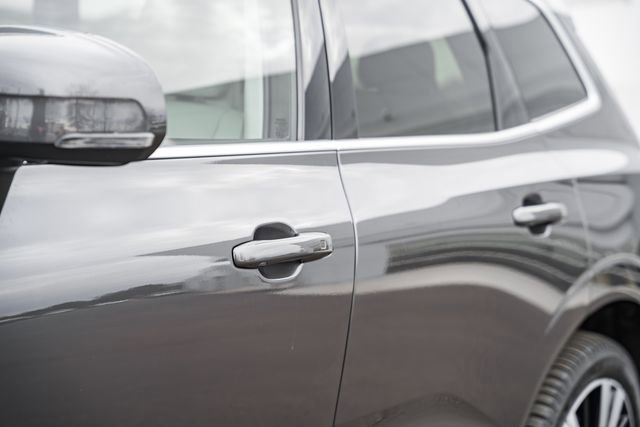 Used 2022 Volvo XC60 T8 Inscription w/ Advanced Package image 16