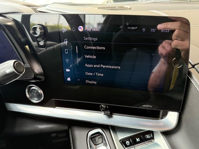 Used 2024 Chevrolet Corvette Stingray Premium Conv w/ Battery Protection Package image 10