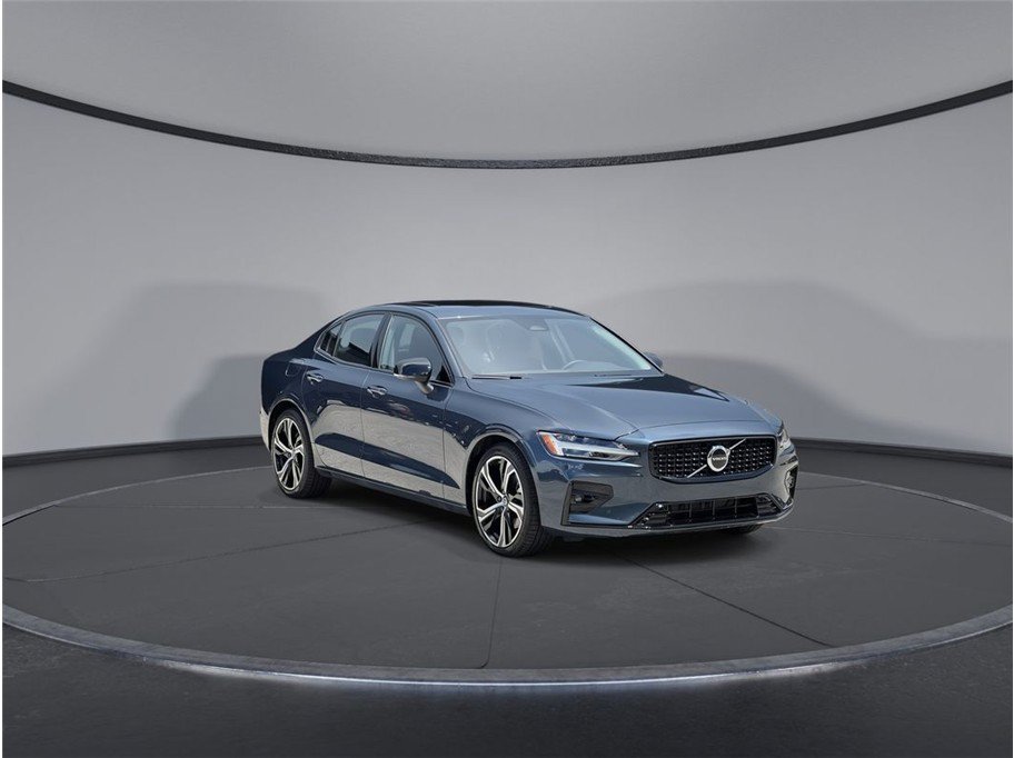 Used 2024 Volvo S60 B5 Core AWD/4WD image 2