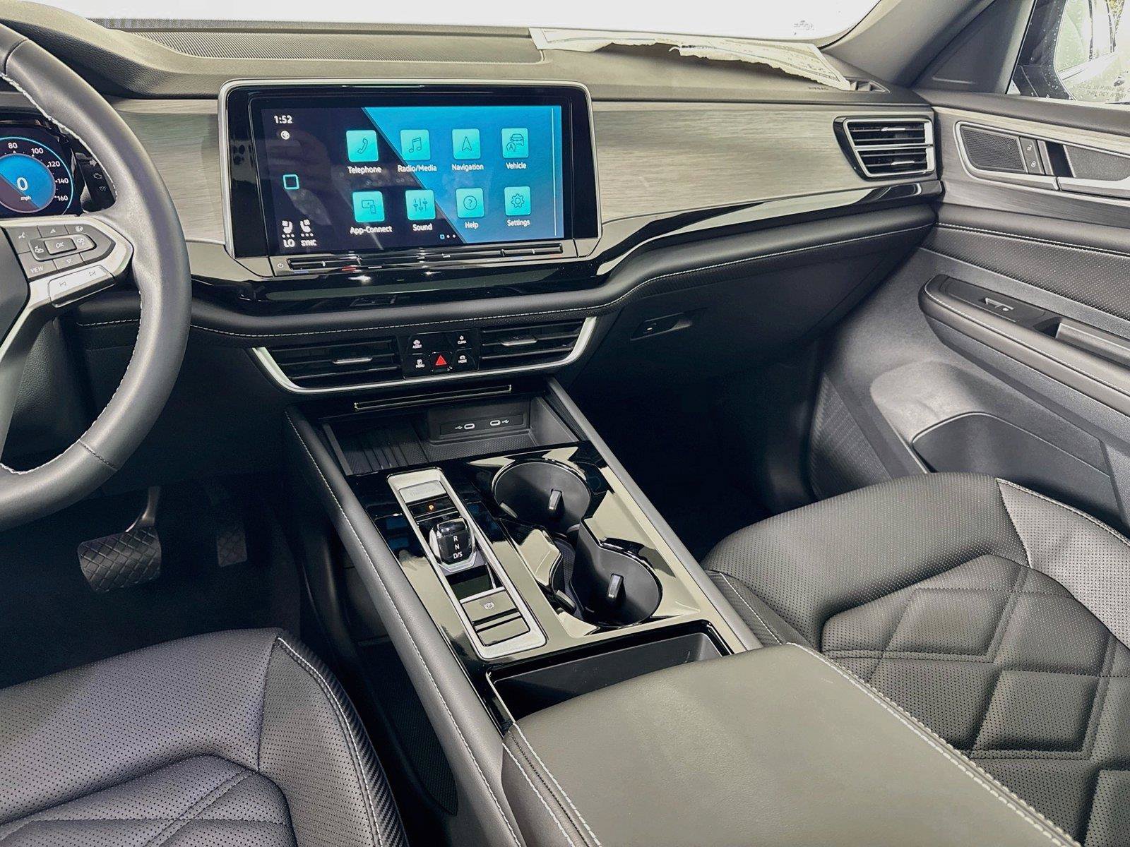 New 2026 Volkswagen Atlas Cross Sport SE FWD image 23